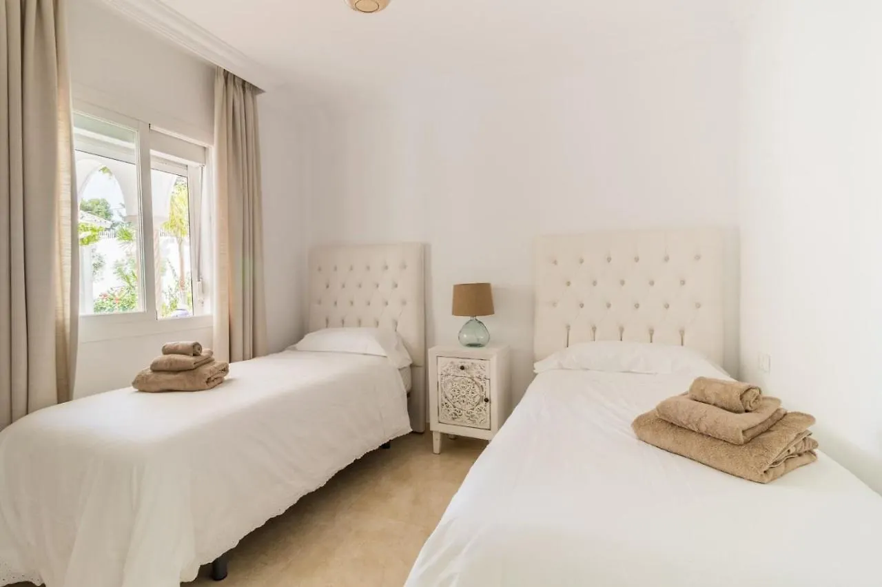 ヴィラ Arcadia - Avenida 28 De Las Adelfas 29680 Estepona, Malaga スペイン