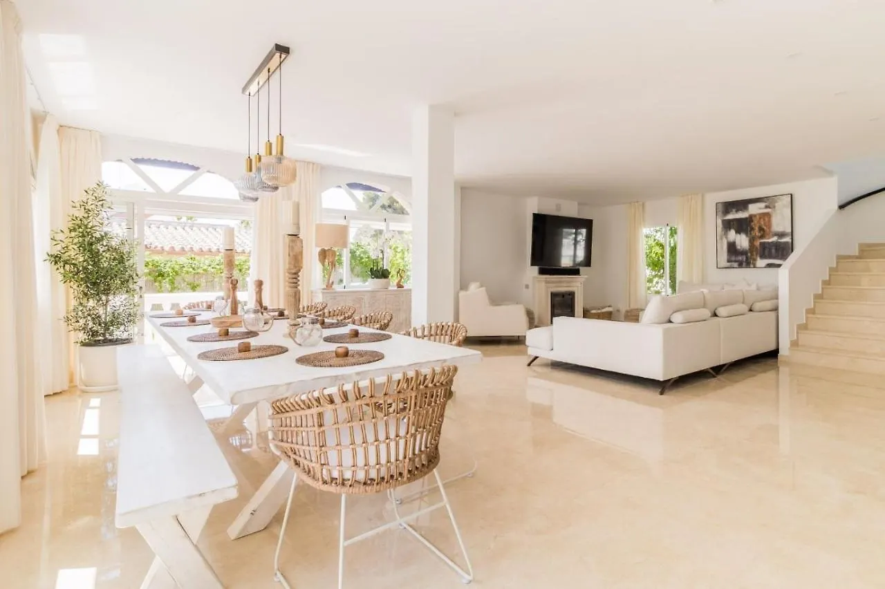 Arcadia - Avenida 28 De Las Adelfas 29680 Estepona, Malaga スペイン